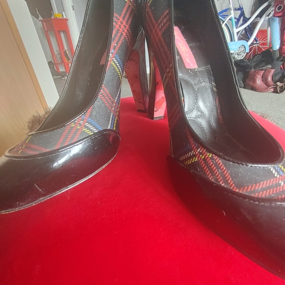 Betsy Johnson Patented Leather High Heals.Gorgeous - Picture 6 of 7